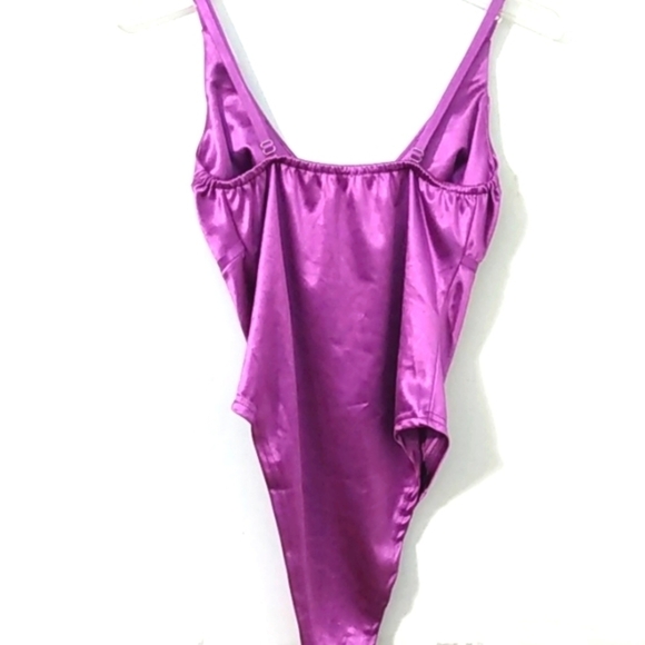 PLUNGE V-NECK PUSH-UP HIGH-CUT BODYSUIT SIZE MEDIUM NWOT - Picture 3 of 5